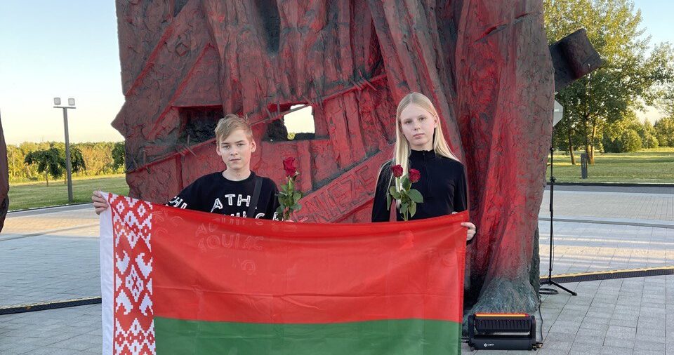 🥀Помните! Через века, через года - помните! О тех, кто уже не придет никогда, - помните!
