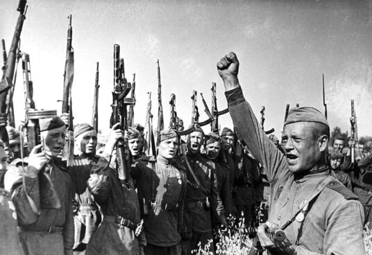 ⁉️Как минчане относятся к  Великой Отечественной войне, и что для них значит подвиг дедов и прадедов.
